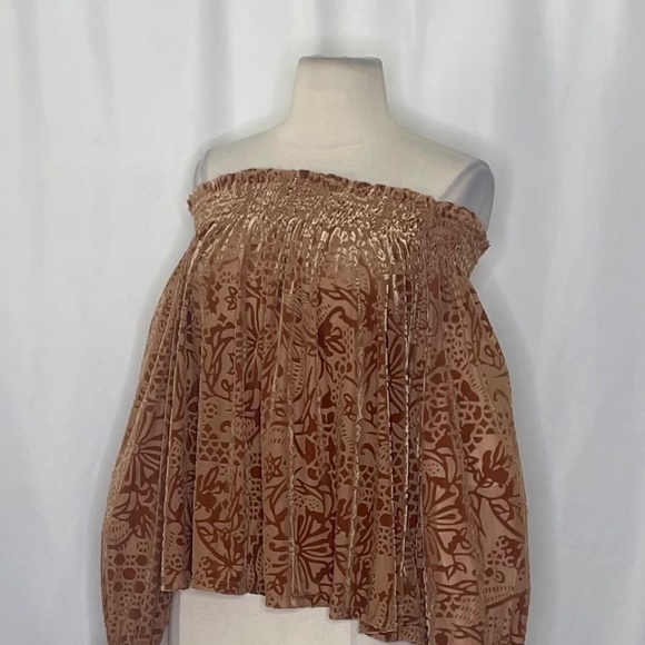 NWT!! FREE PEOPLE A Little Twist Off Shoulder Velvet Top Blouse Gold Brown Small - Picture 9 of 16